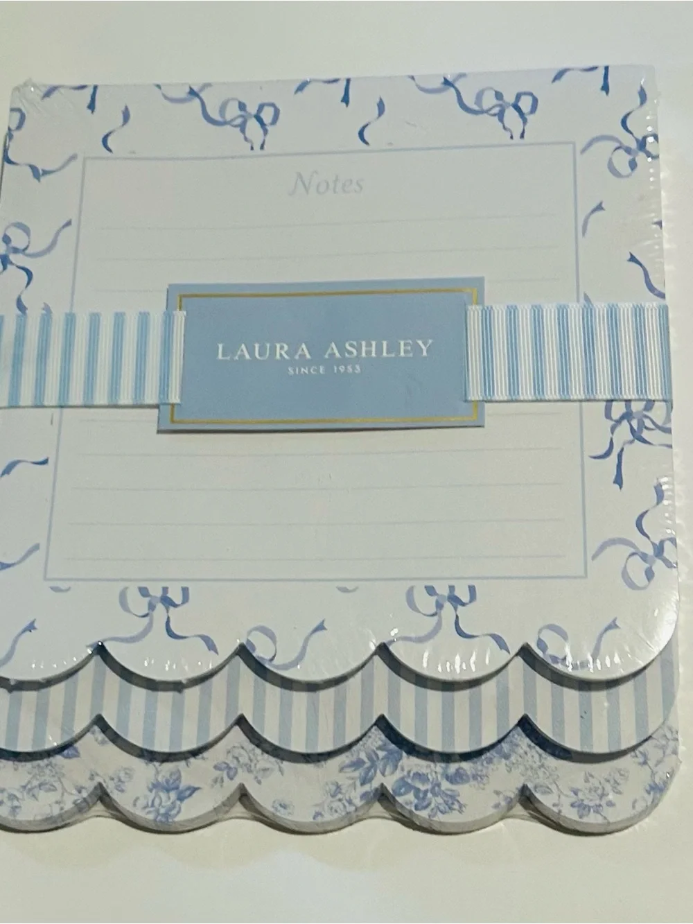 New Laura Ashley Blue & White Scalloped 3 Pack Note Pads Lined